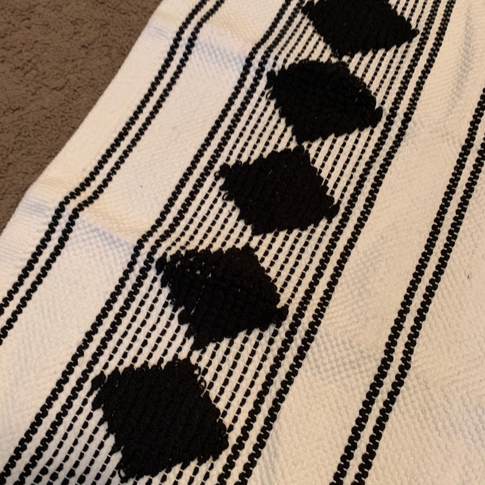 Caravan Diamond Woven Rug - Picture 6 of 8